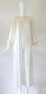 "Lace & Smocking Stiches" Vintage 1940's Ivory Lace Smocking Stitch Robe UK 10-12 US 6-8