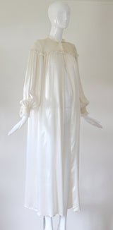 "Lace & Smocking Stiches" Vintage 1940's Ivory Lace Smocking Stitch Robe UK 10-12 US 6-8