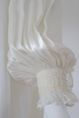 "Lace & Smocking Stiches" Vintage 1940's Ivory Lace Smocking Stitch Robe UK 10-12 US 6-8