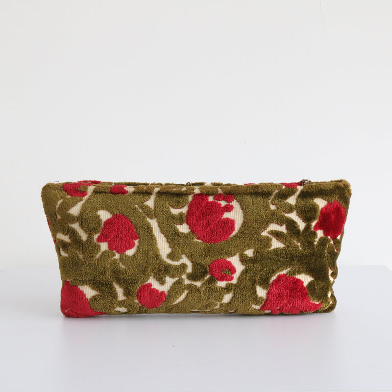 "Rouge Roses" Vintage 1960's Moss Green & Red Carpet Clutch Bag