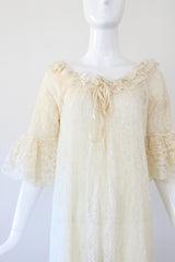 "Cream Lace & Ribbons" Vintage 1960's Cream Lace & Ribbon Robe UK 10 US 6