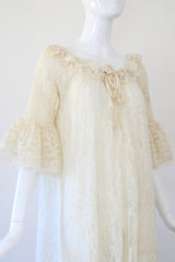 "Cream Lace & Ribbons" Vintage 1960's Cream Lace & Ribbon Robe UK 10 US 6