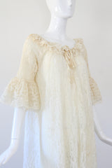 "Cream Lace & Ribbons" Vintage 1960's Cream Lace & Ribbon Robe UK 10 US 6
