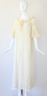 "Cream Lace & Ribbons" Vintage 1960's Cream Lace & Ribbon Robe UK 10 US 6