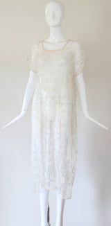 "Filet Lace Florals" Vintage 1920's Filet Lace Floral Tabard Dress UK 10-14 US 6-10