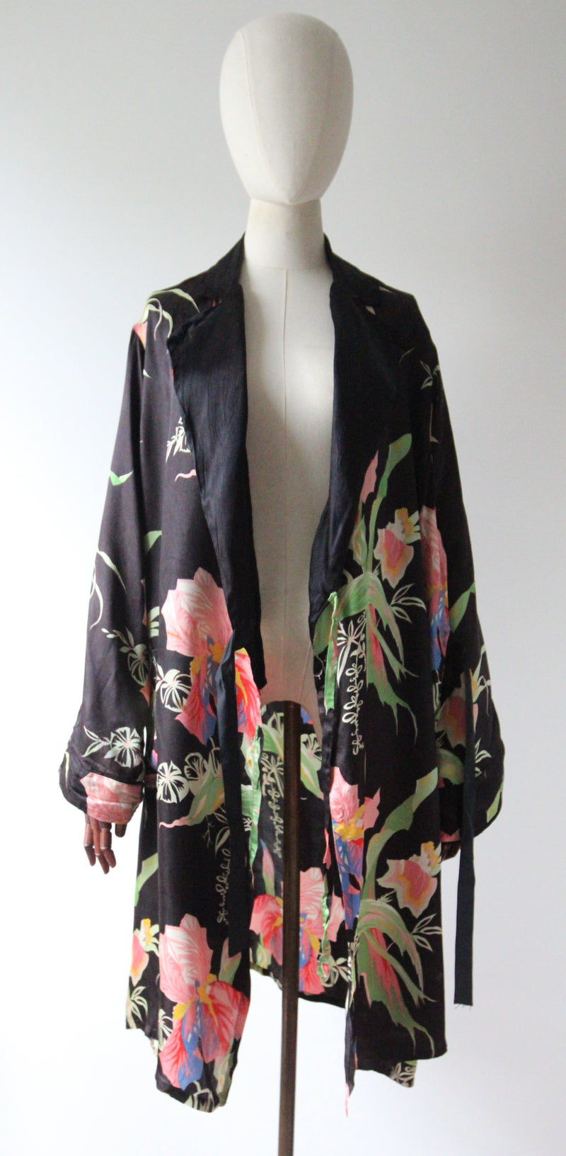 "Wild Irises" Vintage 1940's Wild Iris Floral Print Robe UK 10-14 US 6-10