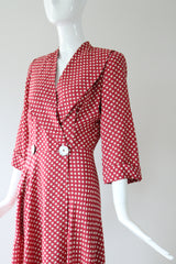 "Apostrophe Red" Vintage 1940's Red & White Apostrophe Print Robe UK 8-10 US 4-6