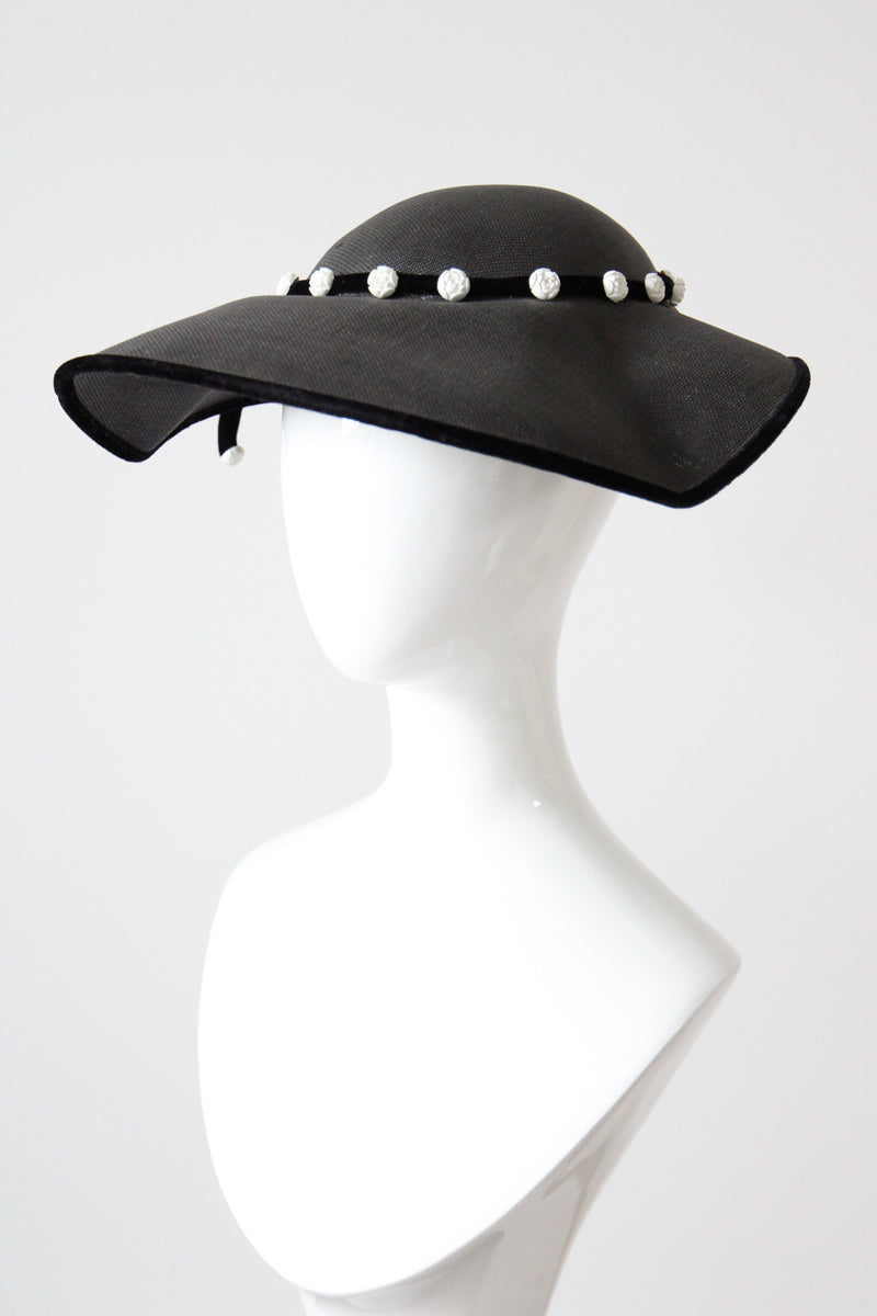 "Scallop Straw & Velvet" Vintage 1950's Black Straw & Velvet Scalloped Saucer Hat