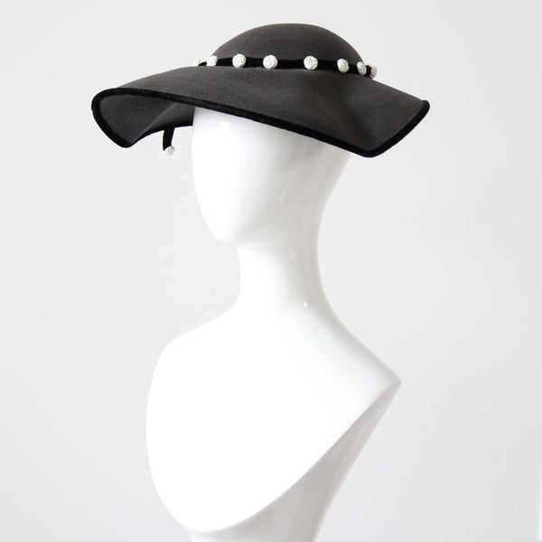"Scallop Straw & Velvet" Vintage 1950's Black Straw & Velvet Scalloped Saucer Hat