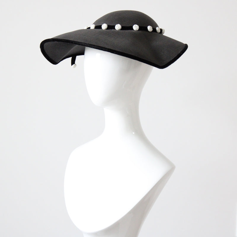 "Scallop Straw & Velvet" Vintage 1950's Black Straw & Velvet Scalloped Saucer Hat