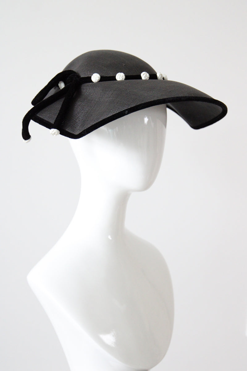 "Scallop Straw & Velvet" Vintage 1950's Black Straw & Velvet Scalloped Saucer Hat