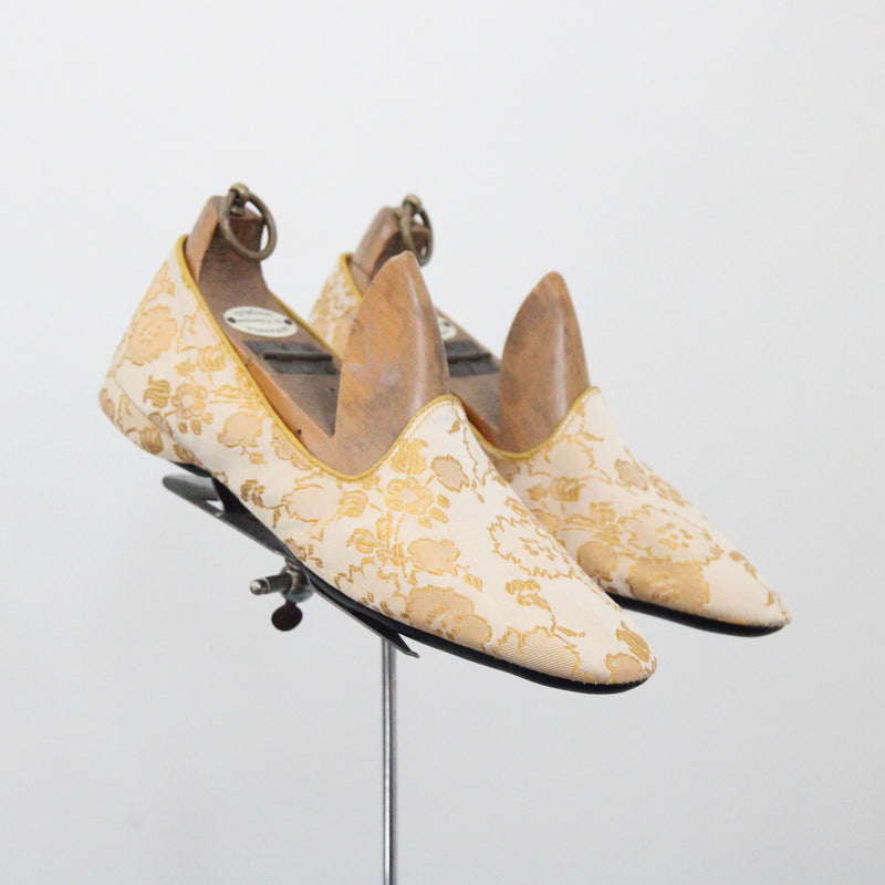 "Buttercream Brocade" Vintage 1950's Buttercream Brocade Floral Slippers UK 6 US 8 EU 39