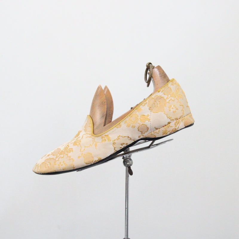 "Buttercream Brocade" Vintage 1950's Buttercream Brocade Floral Slippers UK 6 US 8 EU 39
