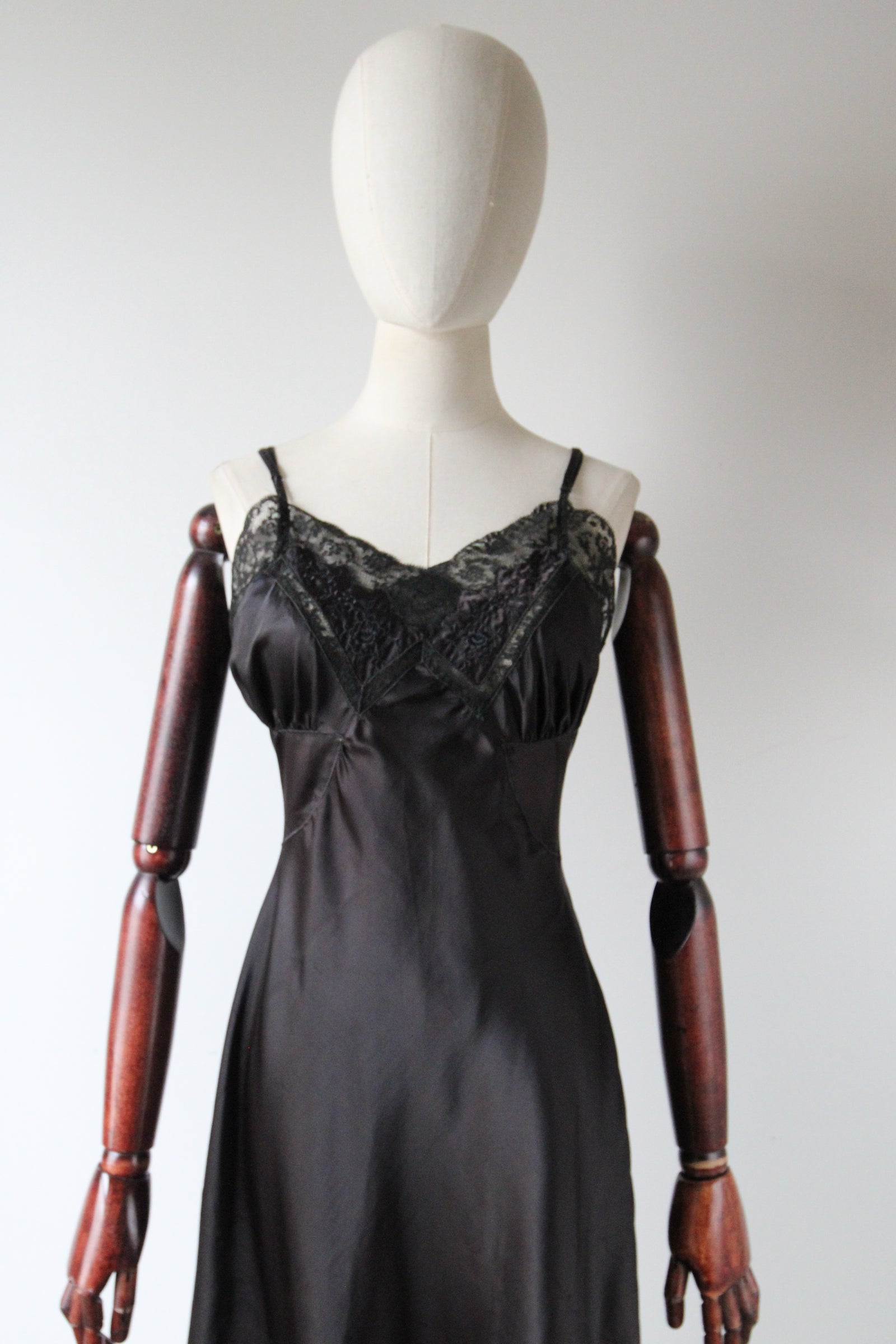 Black Floral Lace" Vintage 1950's Black Nylon Satin Dress Slip UK 10-   Willow Hilson Vintage