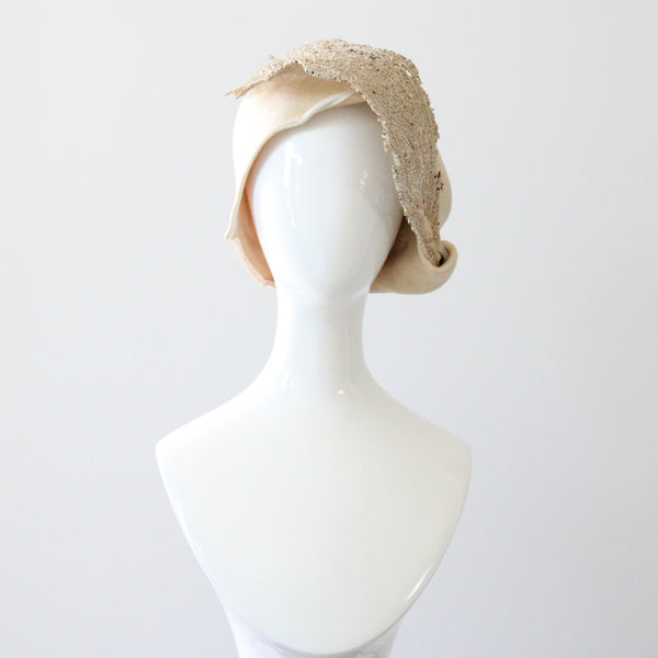 "Sea Fans & Felt" Vintage 1920's Cream Felt Cloche Hat