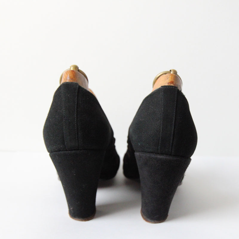 "Black Suede Cut-Outs" Vintage 1940's Black Suede Cut Out Heels UK 5 US 7 EU 38