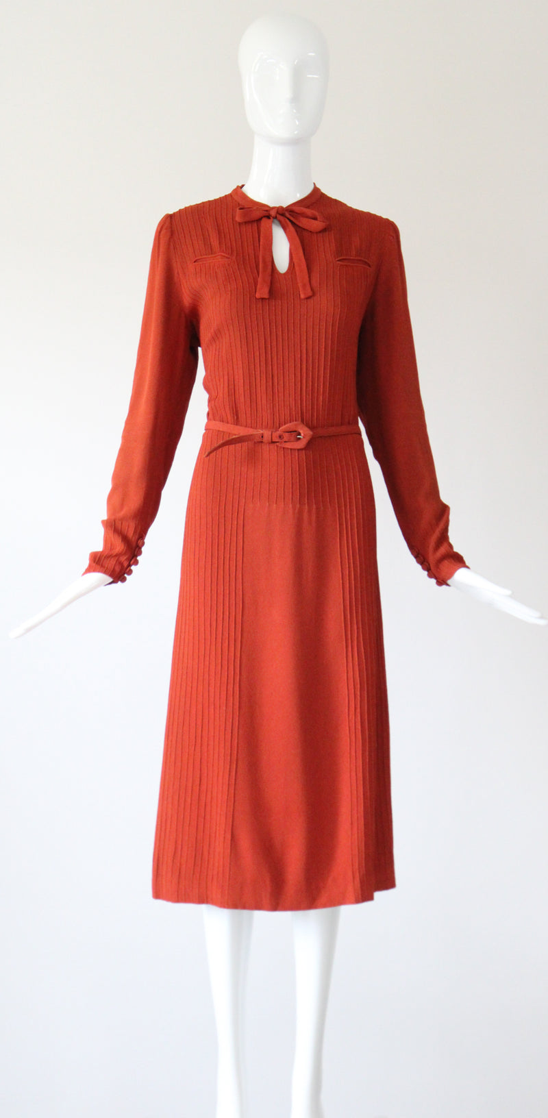 "Sienna Seams" Vintage Late 1930's Crepe Silk Seam Dress  UK 12-14 US 8-10