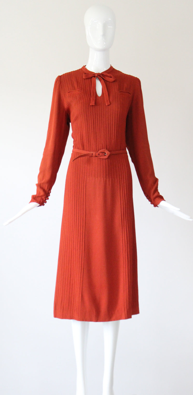 "Sienna Seams" Vintage Late 1930's Crepe Silk Seam Dress  UK 12-14 US 8-10