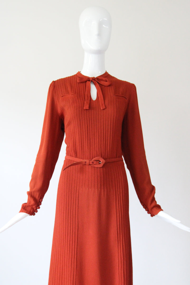 "Sienna Seams" Vintage Late 1930's Crepe Silk Seam Dress  UK 12-14 US 8-10