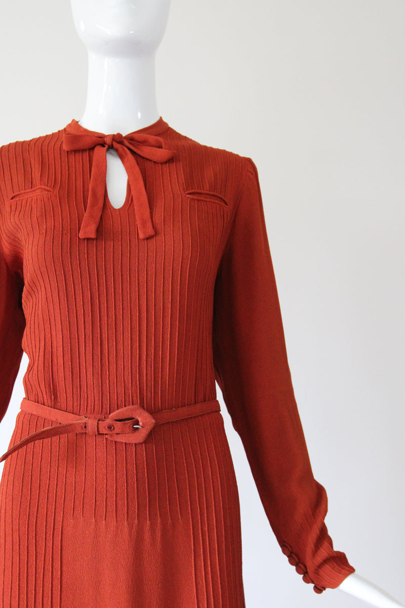 "Sienna Seams" Vintage Late 1930's Crepe Silk Seam Dress  UK 12-14 US 8-10