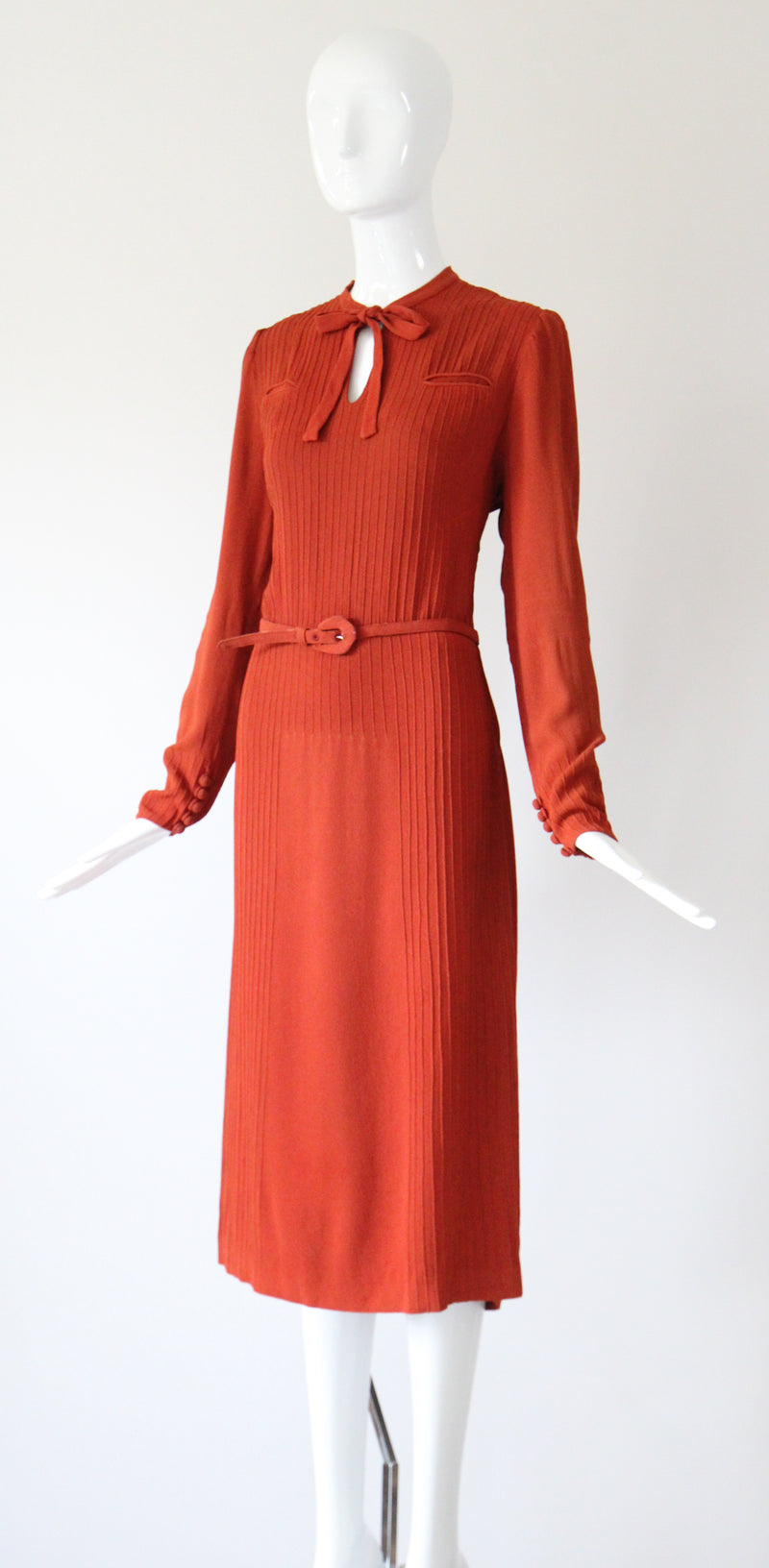 "Sienna Seams" Vintage Late 1930's Crepe Silk Seam Dress  UK 12-14 US 8-10