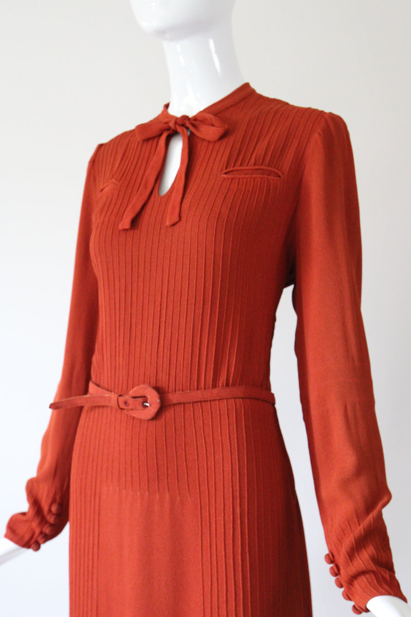 "Sienna Seams" Vintage Late 1930's Crepe Silk Seam Dress  UK 12-14 US 8-10