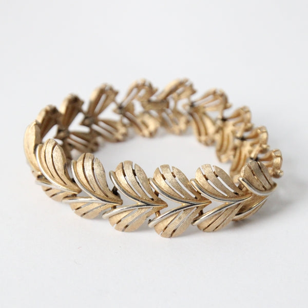 "Brushed Gold Leaves" Vintage 1950's Brushed Gold Leaf Link Trifari Bracelet