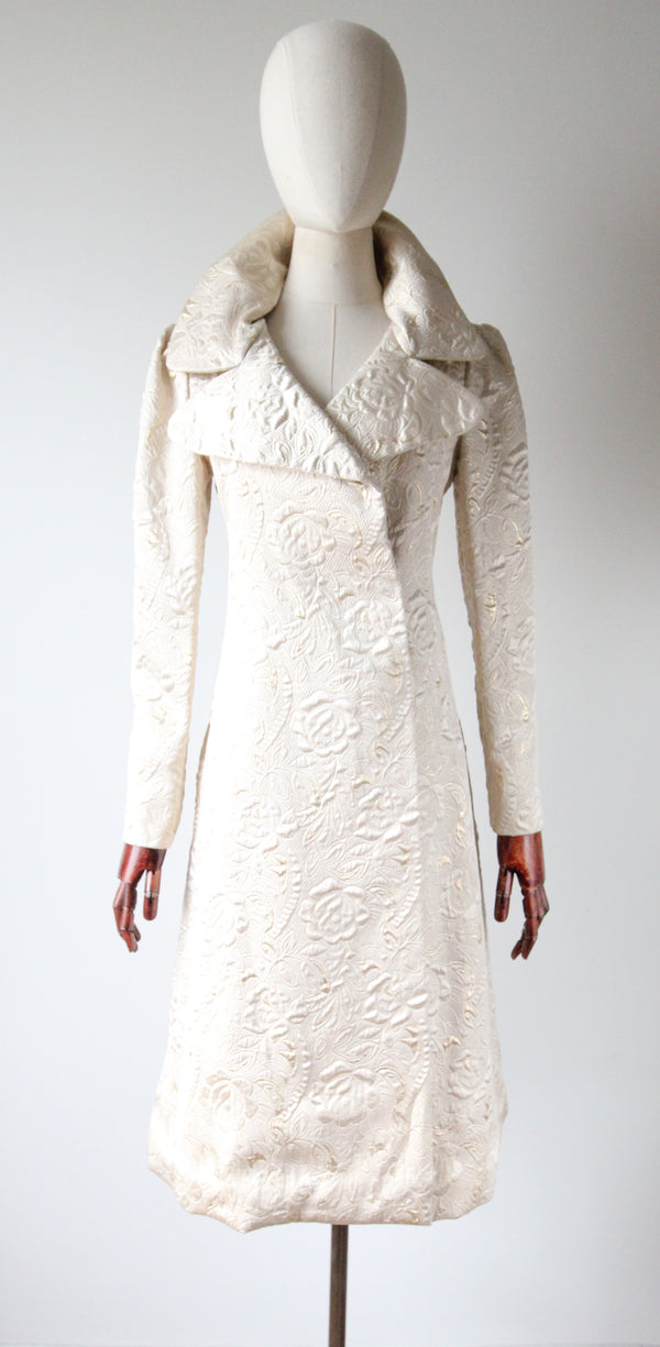 "Matelasse Roses" Vintage 1960's Gold Lurex & Cream Matelasse Coat UK 8 US 4