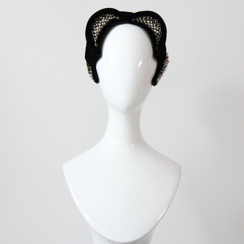 "Velvet & Pearls" Vintage 1940's Widows Peak Velvet Beaded Hat