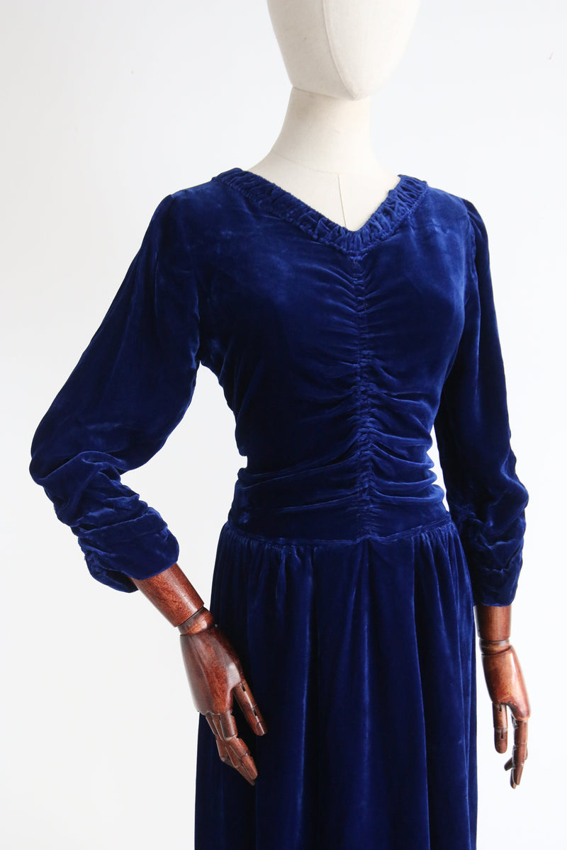 Azure Blue Velvet" Vintage 1930's Azure Blue Silk Velvet Dress UK 10 Willow Hilson Vintage Azure Blue Velvet" Vintage 1930's Azure Blue Silk Velvet Dress UK 10 Willow Hilson Vintage
