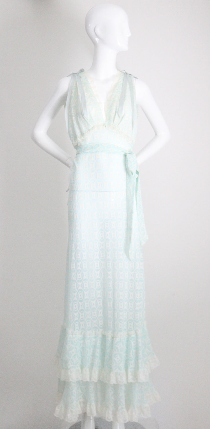 "Art Deco & Lace" Vintage 1960's Art Deco Pattern & Lace Nightdress  UK 10-12 US 6-8