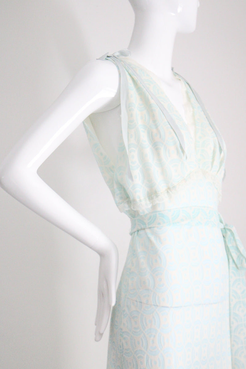 "Art Deco & Lace" Vintage 1960's Art Deco Pattern & Lace Nightdress  UK 10-12 US 6-8