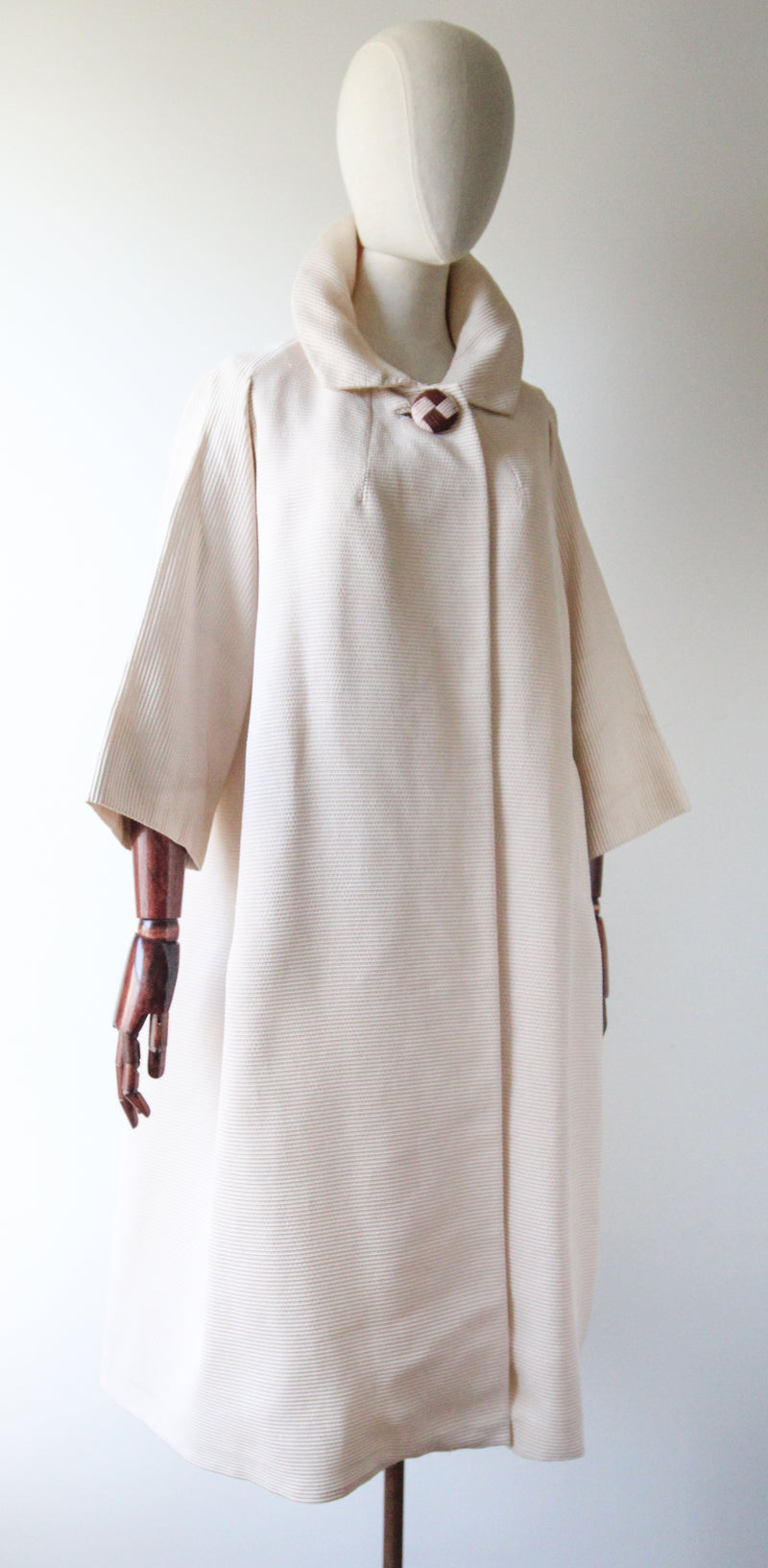 "Cream Silk Faille" Vintage 1950's Cream Silk Faille Coat UK 10-14 US 6-10