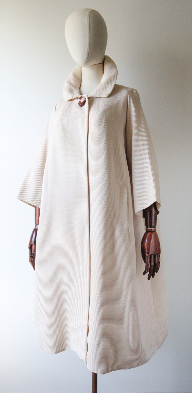 "Cream Silk Faille" Vintage 1950's Cream Silk Faille Coat UK 10-14 US 6-10