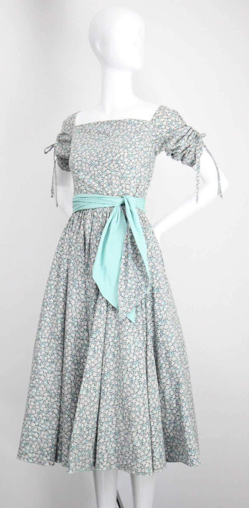"Meadow Blooms" Vintage 1950's Blue Floral Full Circle Dress UK 8 US 4