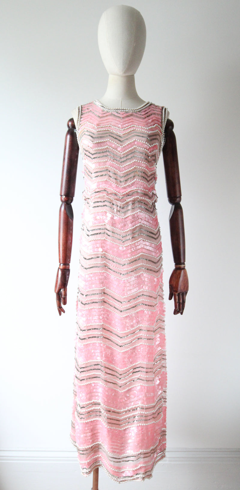 Pearlescent Pink Sequins & Pearls" Vintage 1960's Pink & Pearl Silk O Willow Hilson Vintage Pearlescent Pink Sequins & Pearls" Vintage 1960's Pink & Pearl Silk O Willow Hilson Vintage