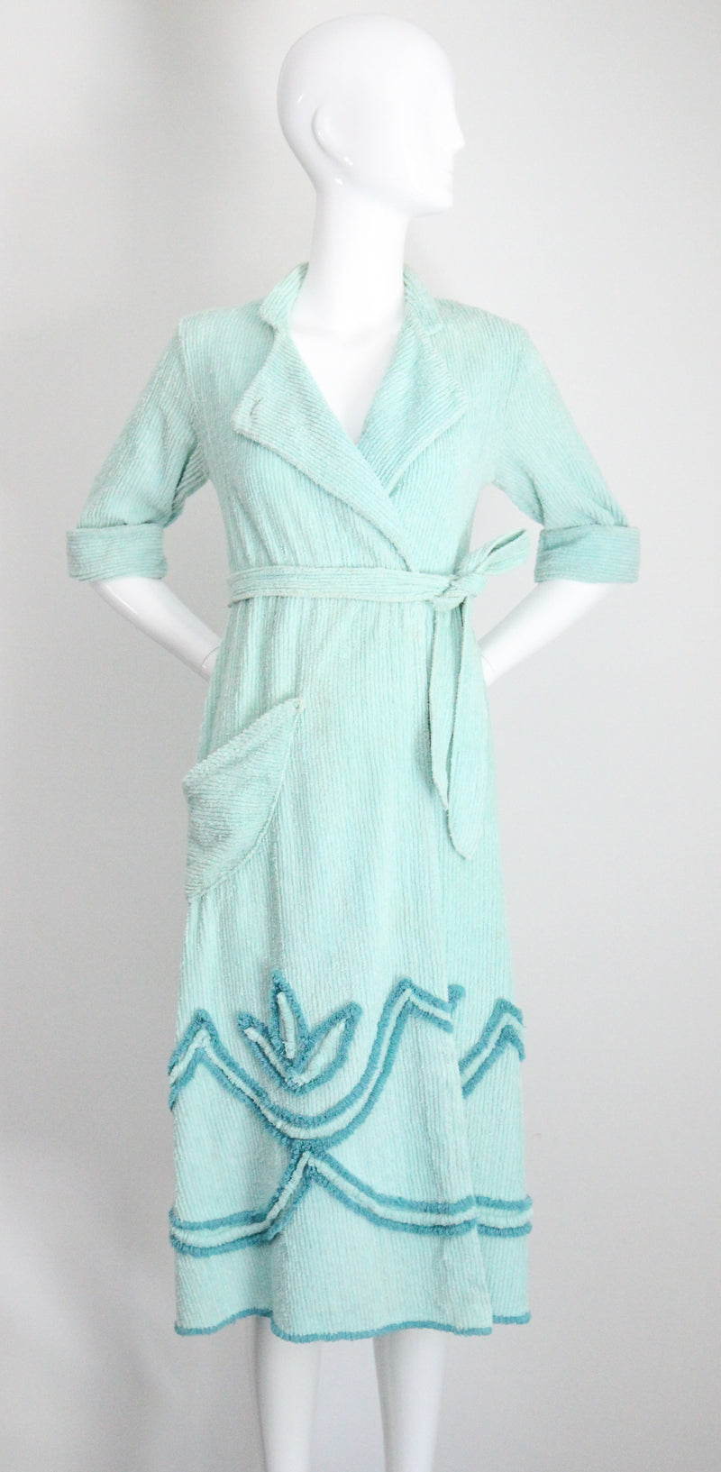 "Lotus Chenille" Vintage 1940's Turquoise Chenille Dressing Gown UK 10 US 6