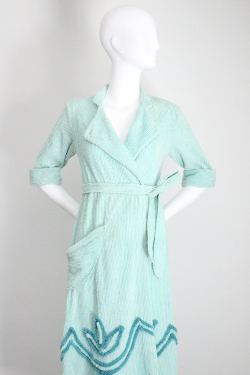 "Lotus Chenille" Vintage 1940's Turquoise Chenille Dressing Gown UK 10 US 6