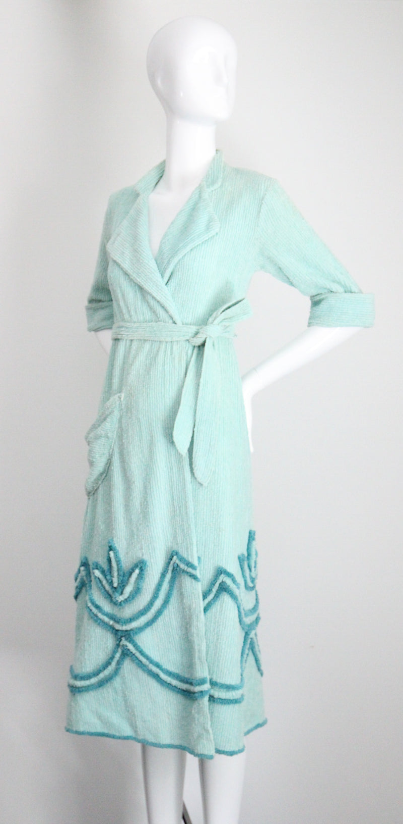 "Lotus Chenille" Vintage 1940's Turquoise Chenille Dressing Gown UK 10 US 6