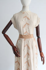 "White & Tan Daisies" Vintage 1940's Skirt & Blouse Ensemble UK 8 US 4