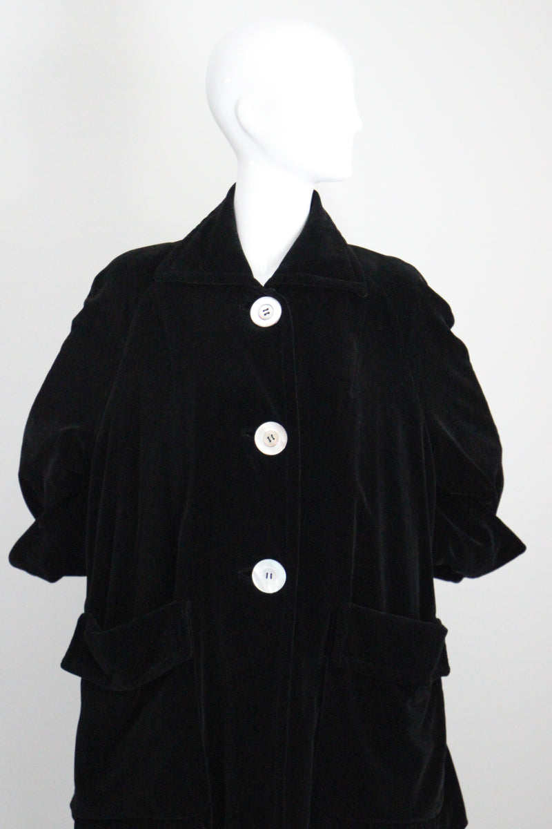 "Black Velvet & Pearl Buttons" Vintage 1940's Black Velvet Swing Coat UK 14-16 US 10-12