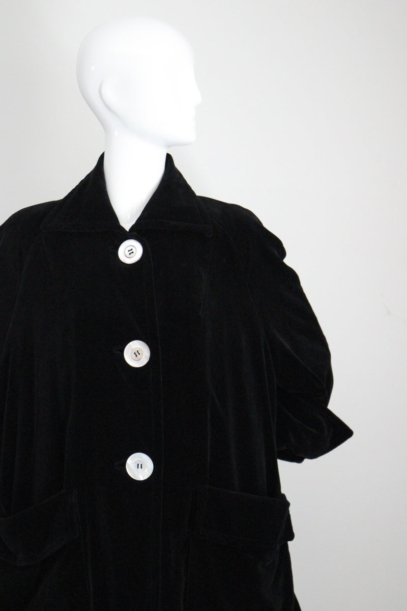 "Black Velvet & Pearl Buttons" Vintage 1940's Black Velvet Swing Coat UK 14-16 US 10-12