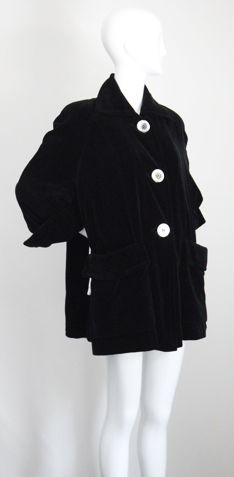 "Black Velvet & Pearl Buttons" Vintage 1940's Black Velvet Swing Coat UK 14-16 US 10-12