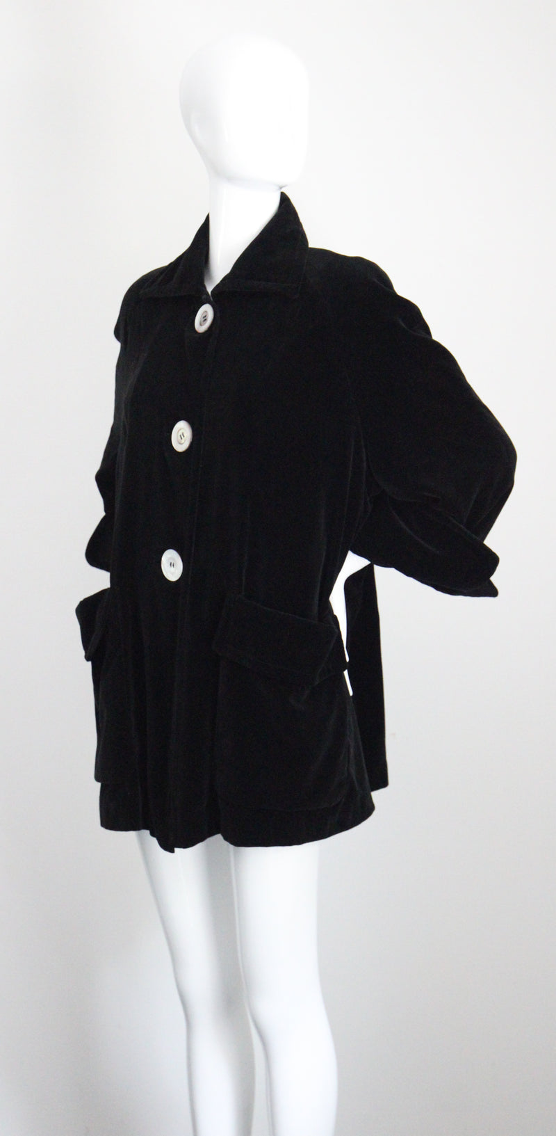 "Black Velvet & Pearl Buttons" Vintage 1940's Black Velvet Swing Coat UK 14-16 US 10-12