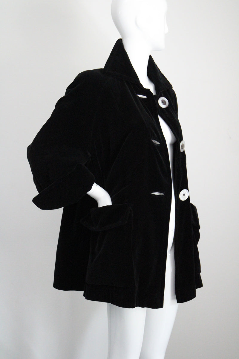 "Black Velvet & Pearl Buttons" Vintage 1940's Black Velvet Swing Coat UK 14-16 US 10-12