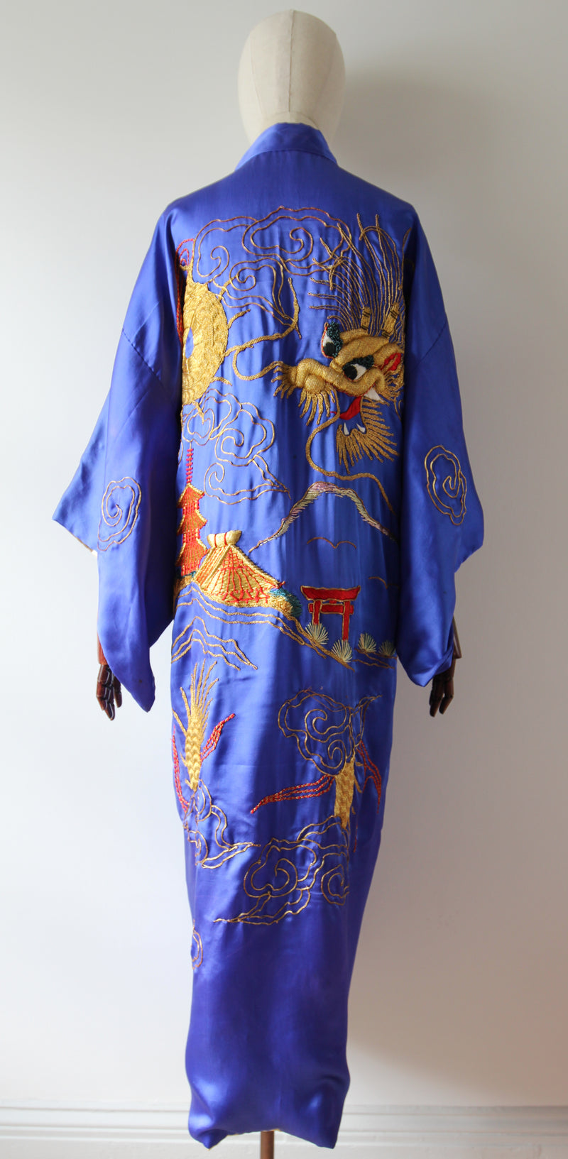 "Gold Dragon" Vintage 1940's Royal Blue Silk Gold Dragon Embroidered Kimono  UK 10-14 US 6-10