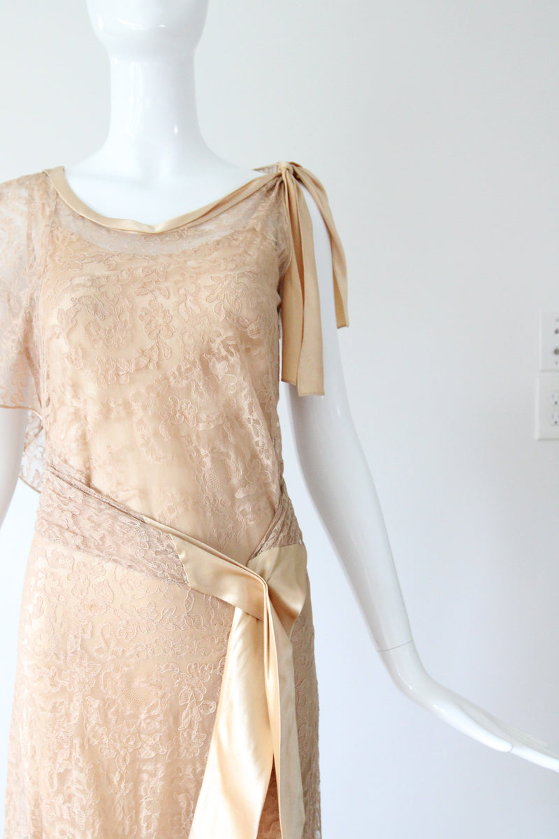 "Champagne Lace & Silk" Vintage 1930's Silk & Lace Evening Gown UK 6-8 US 2-4