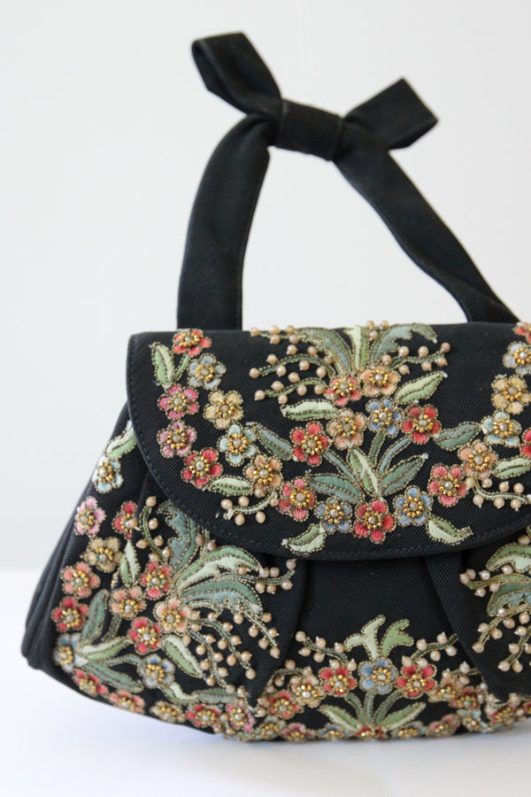 "Pearl Embroidered Florals" Vintage 1940's Floral & Beaded Embellished Wristlet Bag