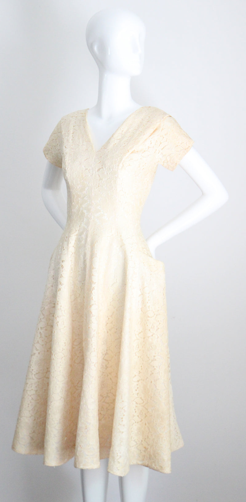 "Buttercream Lace" Vintage 1940's Cream Lace Dress UK 8-10 US 4-6