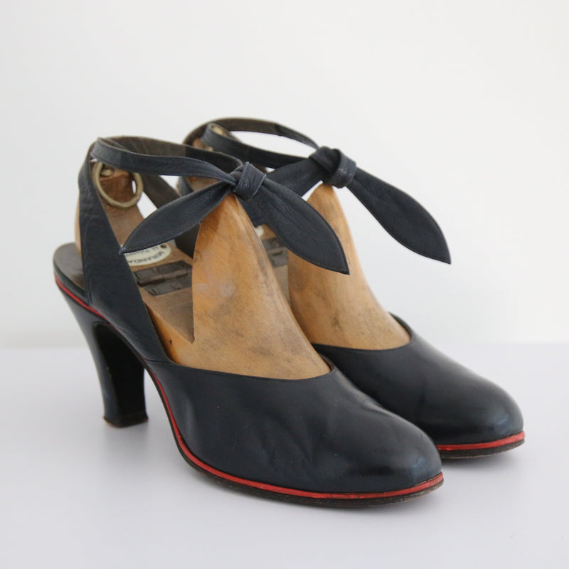 "Navy Leather Bows" Vintage 1940's Navy Leather Sling Back Heels UK 5 EU 38 US 7